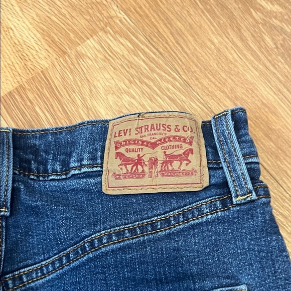 Levi's Women's Straight Leg Blue jeans inseam 26 waist 28 - Picture 6 of 6